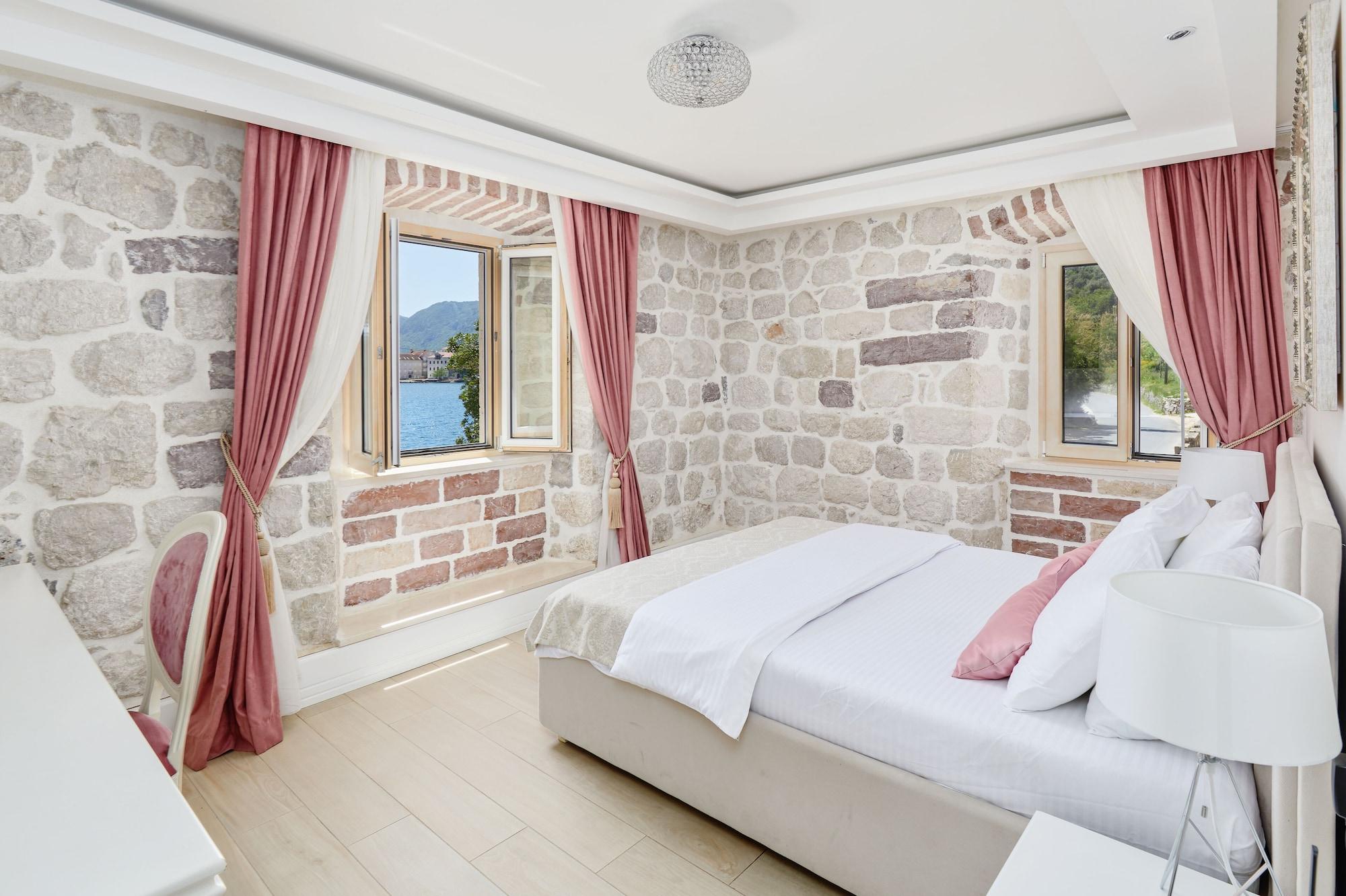 Hotel Libertas Cattaro Esterno foto