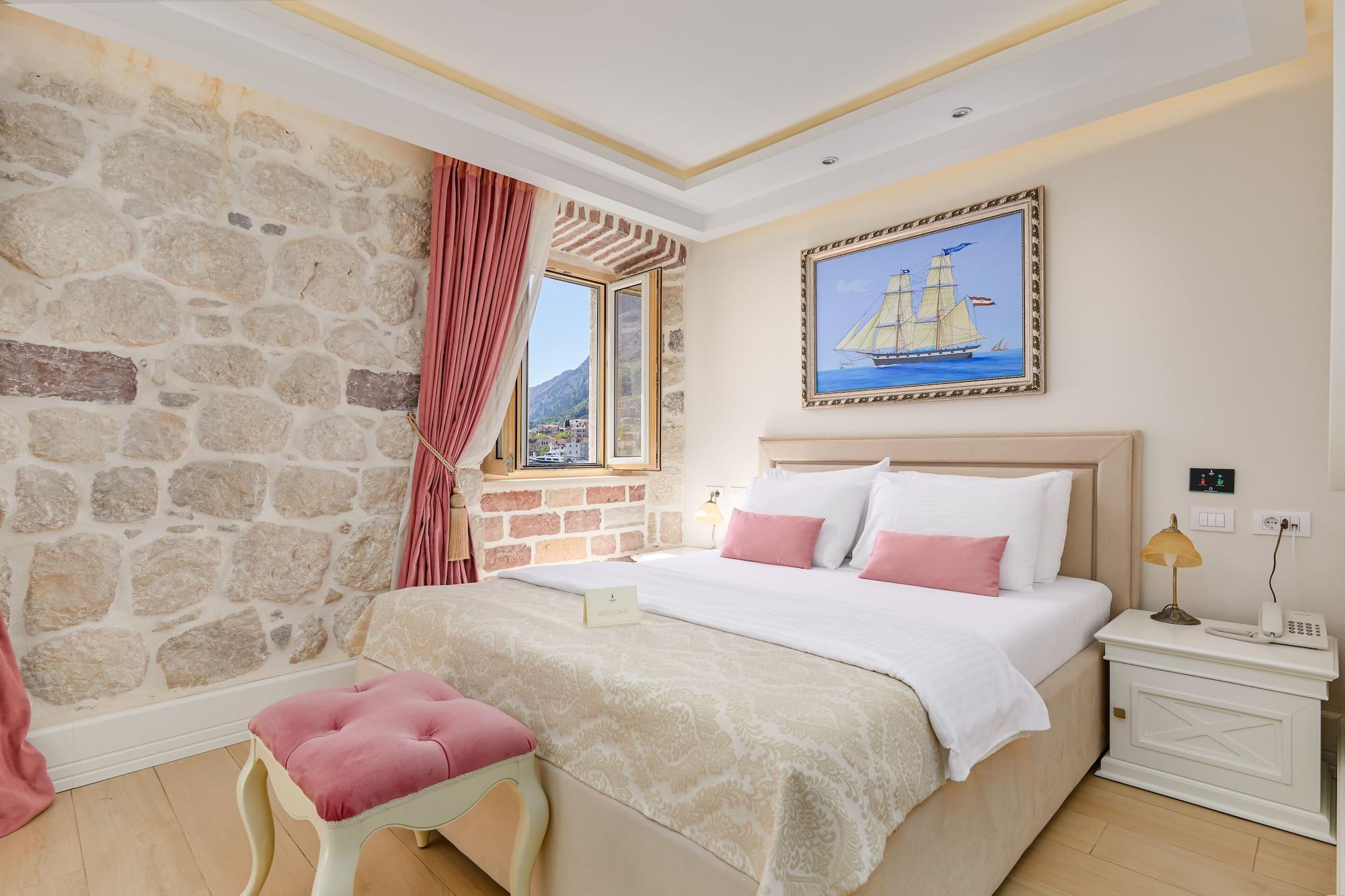 Hotel Libertas Cattaro Esterno foto