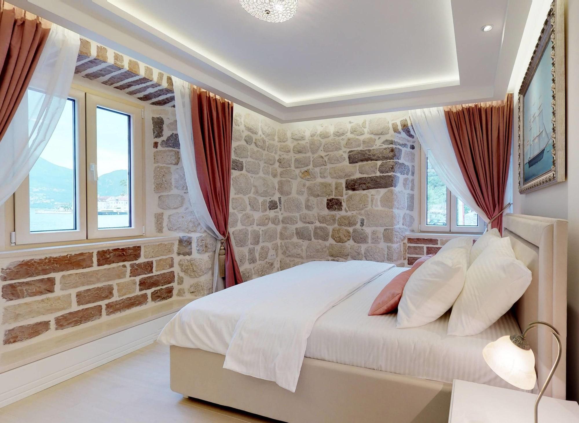 Hotel Libertas Cattaro Esterno foto