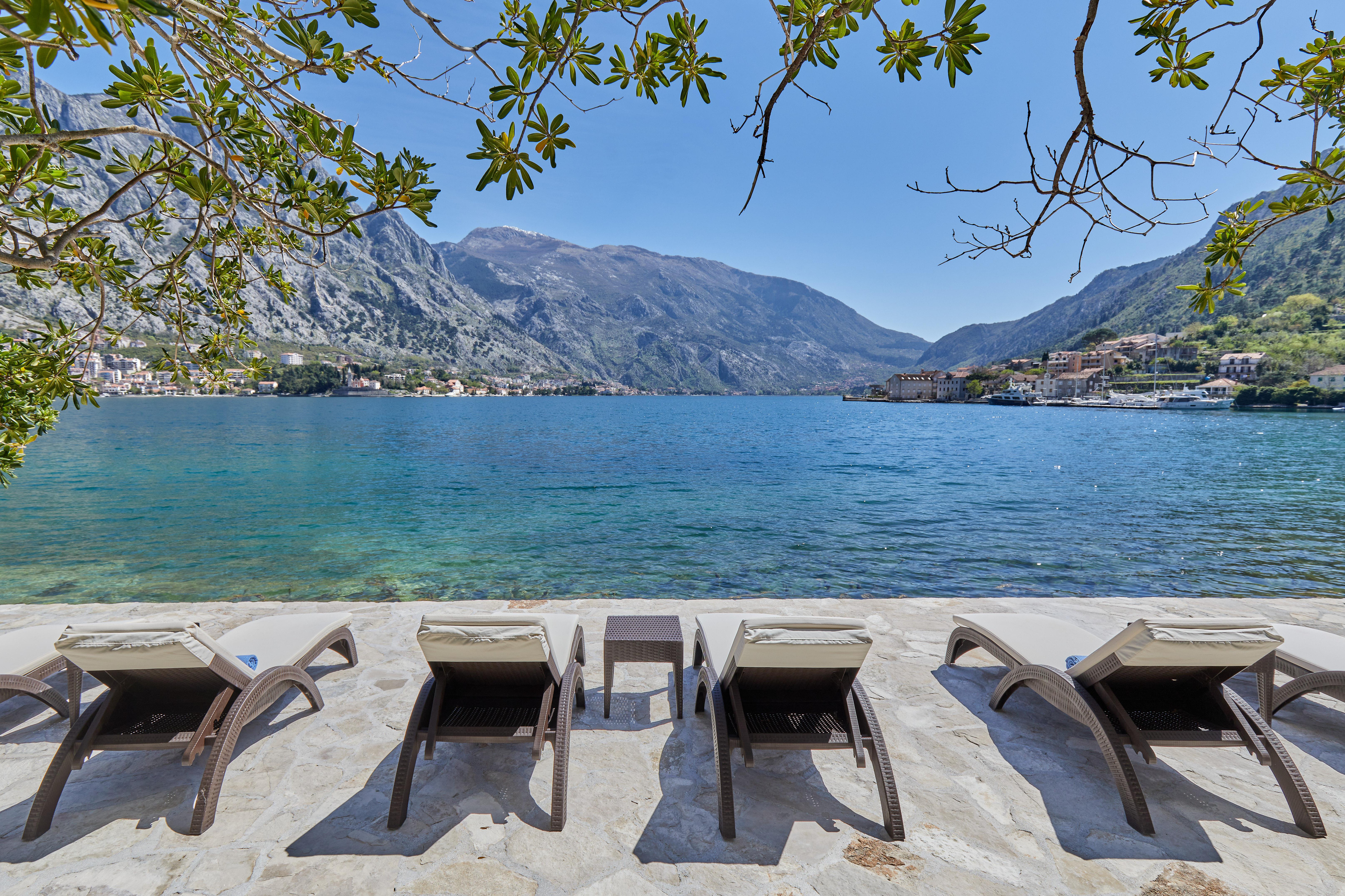 Hotel Libertas Cattaro Esterno foto