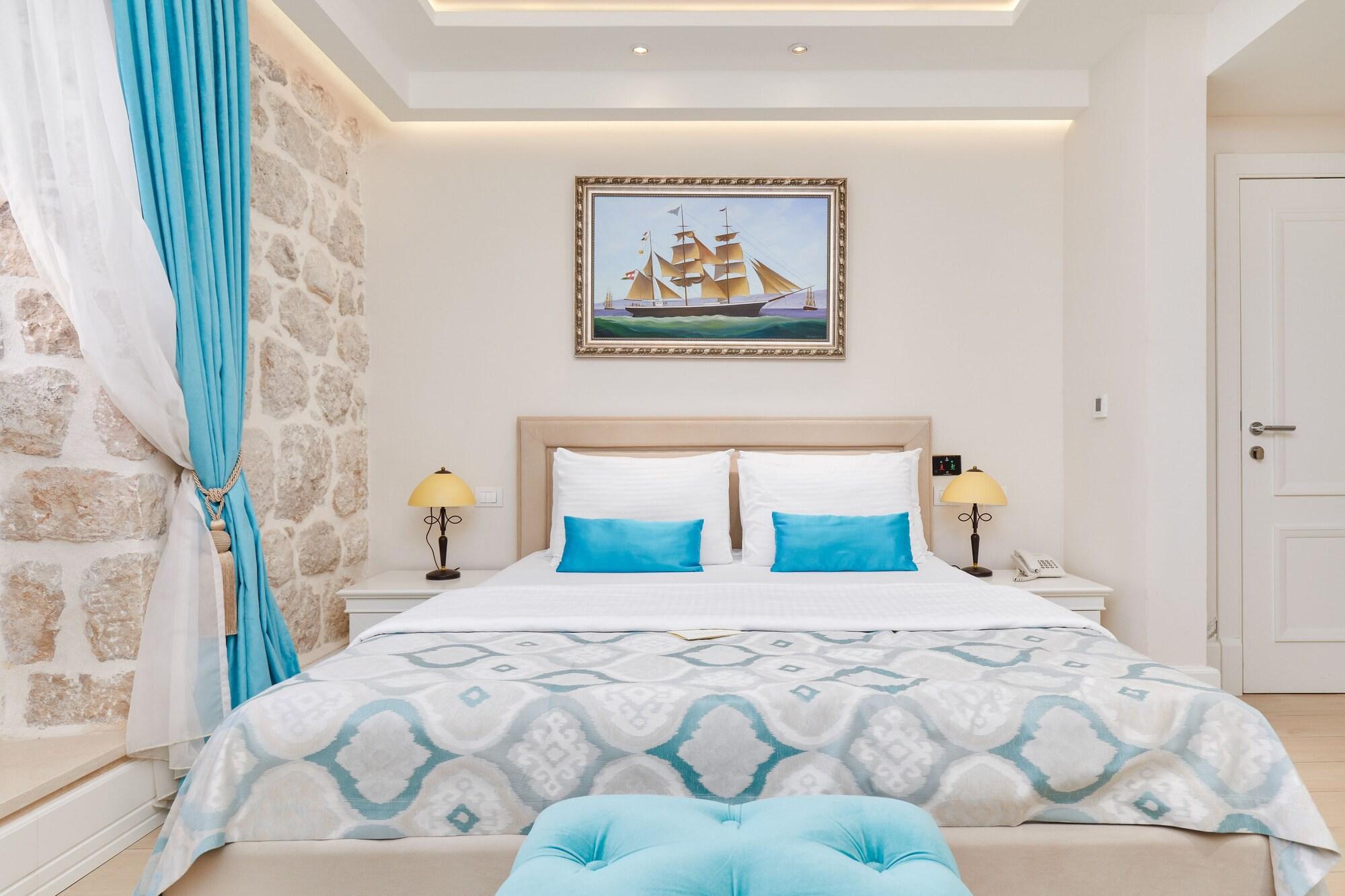 Hotel Libertas Cattaro Esterno foto