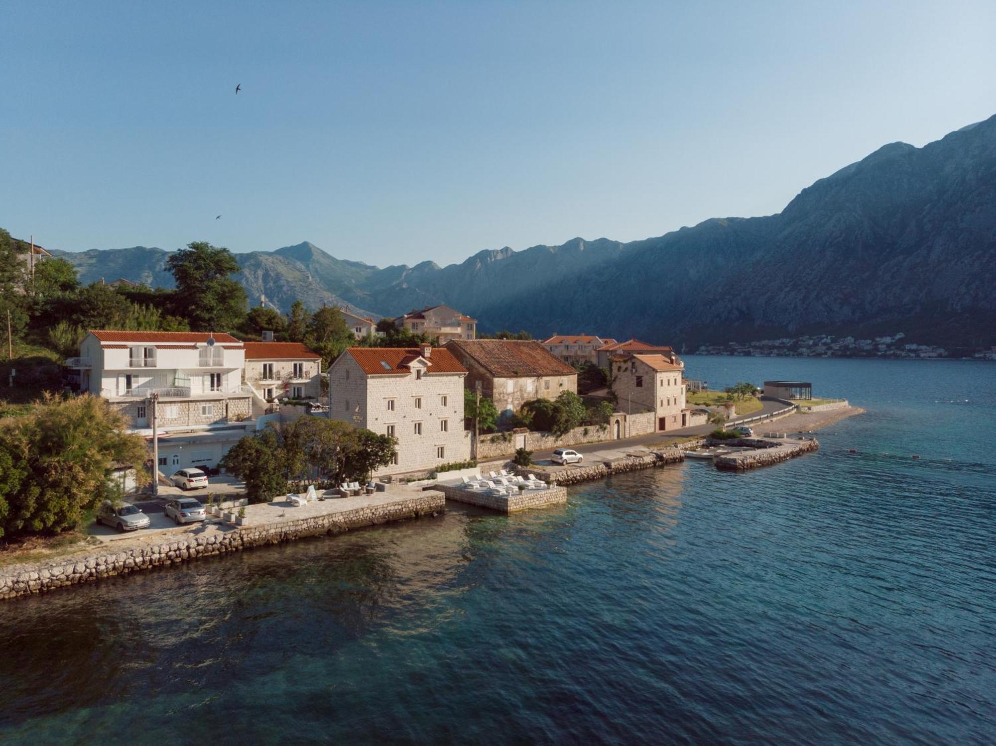 Hotel Libertas Cattaro Esterno foto